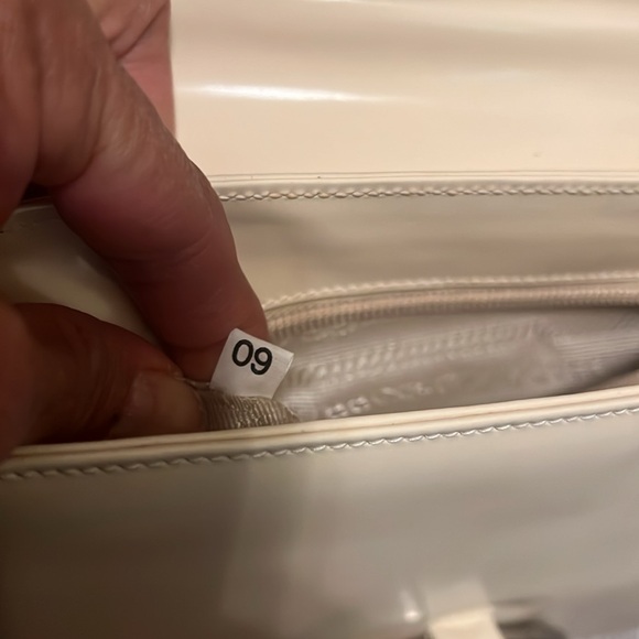 White Prada shoulder bag with authenticity card - Picture 16 of 16